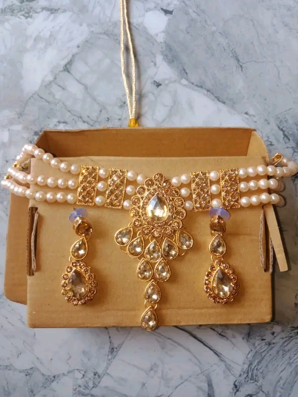 CHOKER SET (Golden) photo review