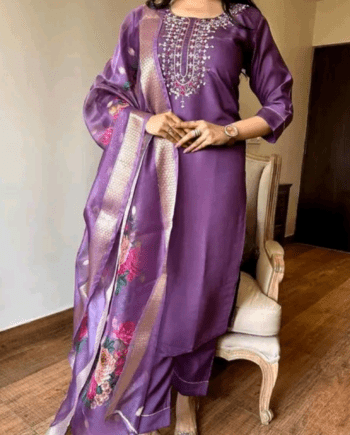Aishani Pretty Women Kurta Sets